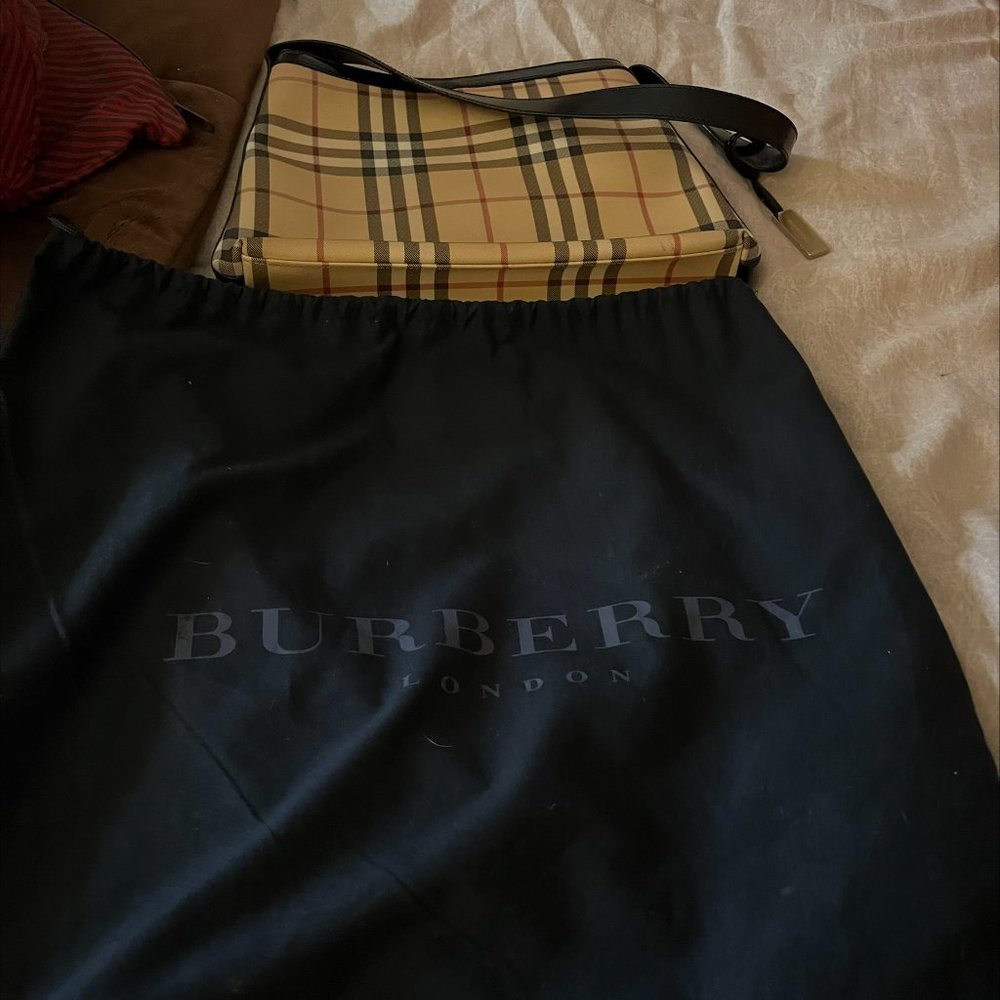 Price DROPPED Burberry Nova Chk shoulder bag w/ dust bag - excellent condition.